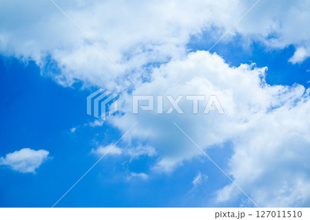 雲の多い青空 127011510
