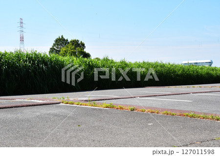 駐車場の減速滞_減速ロードバンプ_06 127011598