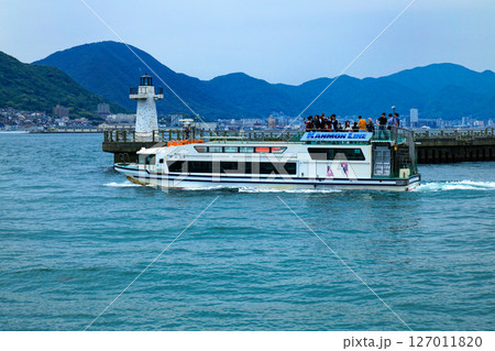 関門海峡を行き来する連絡船　関門汽船 127011820