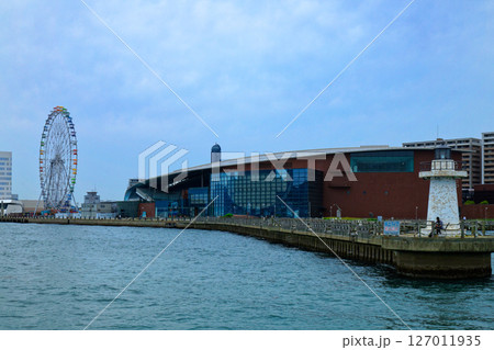 連絡船よりあるかぽーと を望む 連絡船よりあるかぽーと を望む 127011935