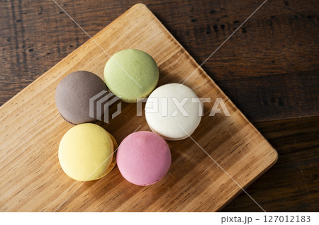 カラフルなマカロン 127012183