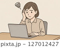 パソコンの前で困っている女性 127012427