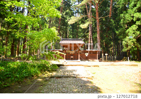 福島県猪苗代町字見禰山の會津守護神　土津(はにつ)神社　奥の院 127012718