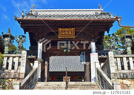 柳谷観音　楊谷寺の山門 127013181