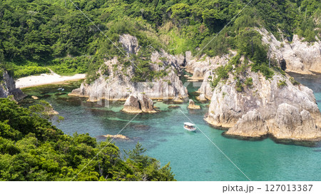 岩美ブルーの浦富海岸と遊覧船 127013387