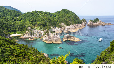 岩美ブルーの浦富海岸と遊覧船 岩美ブルーの浦富海岸と遊覧船 127013388