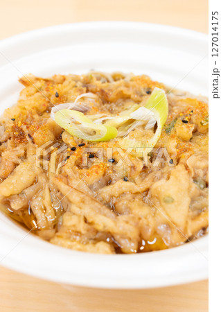 おいしいコンビニ食品の天ぷら蕎麦 おいしいコンビニ食品の天ぷら蕎麦 127014175