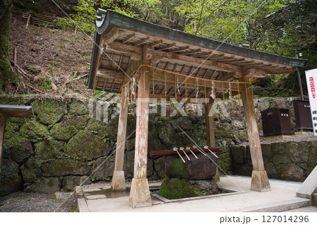 由岐神社 手水舎2 由岐神社 手水舎2 127014296