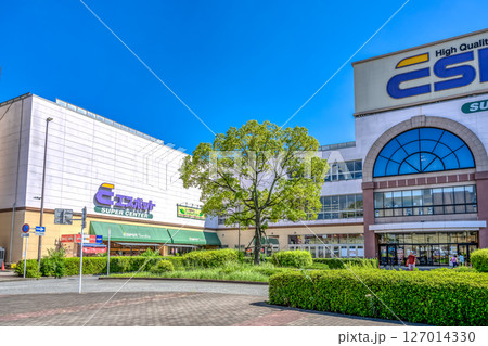 神奈川県横浜市の都市風景　北新横浜駅 127014330