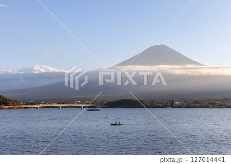 Sunset over Lake Kawaguchi with Mount Fuji in the background 127014441
