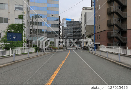 筑前橋から筑前橋筋を南、土佐堀1東（交差点）方向を見る、 127015436