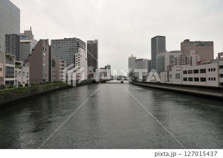 筑前橋から下流を見る、常安橋、リーガロイヤルホテル、住友病院、グランキューブ大阪、中之島タワーなど 127015437