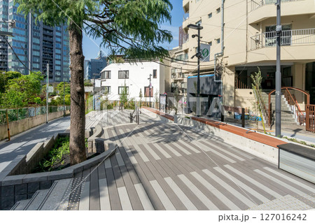 ロクサンひろば、東京都港区六本木の公園 ロクサンひろば、東京都港区六本木の公園 127016242