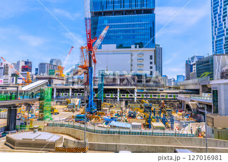 日本の東京都市景観 消滅…さよなら渋谷駅西口。中央のビルの解体で、山手線が一望…＝令和7年6月7日 127016981