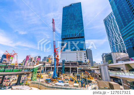 日本の東京都市景観 消滅…さよなら渋谷駅西口。ビルの解体で、山手線ホームが一望…＝令和7年6月7日 127017321