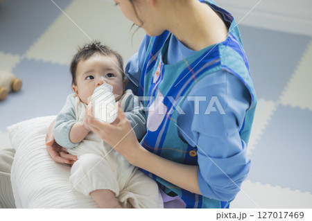 保育所と男性保育士 保育所と男性保育士 127017469