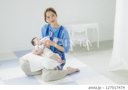 保育所と男性保育士　　　　 127017474