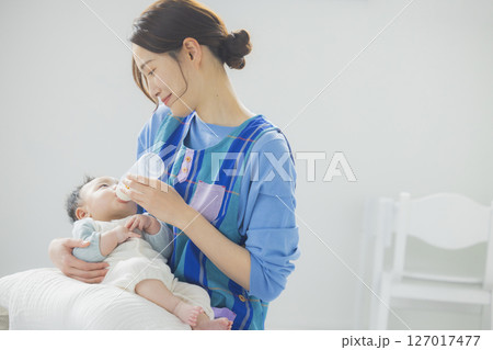 保育所と男性保育士　　　　 127017477