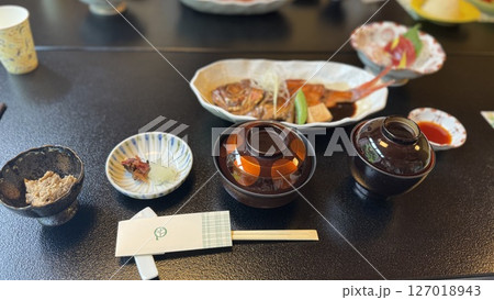 和食屋さんで食べる和食 和食屋さんで食べる和食 127018943
