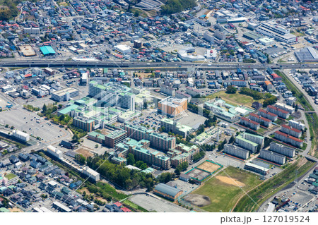 山形大学医学部附属病院付近を空撮 127019524