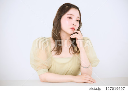 健康的な肌を持つ女性、ナチュラルビューティ 健康的な肌を持つ女性、ナチュラルビューティ 127019697