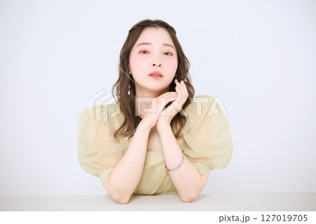 健康的な肌を持つ女性、ナチュラルビューティ 健康的な肌を持つ女性、ナチュラルビューティ 127019705