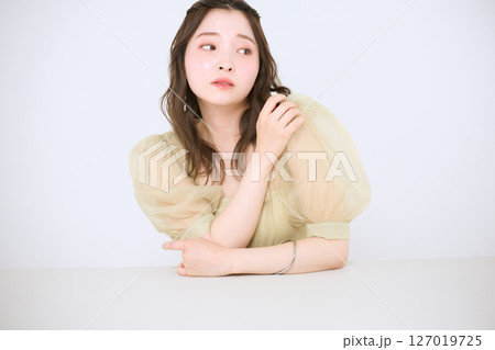 健康的な肌を持つ女性、ナチュラルビューティ 健康的な肌を持つ女性、ナチュラルビューティ 127019725