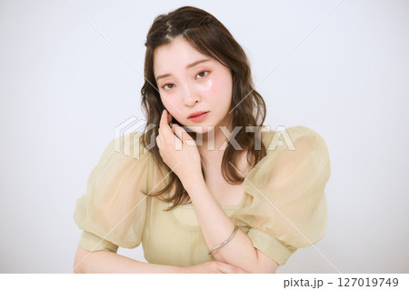 健康的な肌を持つ女性、ナチュラルビューティ 健康的な肌を持つ女性、ナチュラルビューティ 127019749