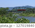 鉄橋を渡る列車 127019840