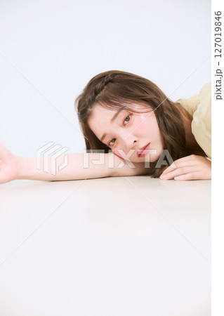 健康的な肌を持つ女性、ナチュラルビューティ 健康的な肌を持つ女性、ナチュラルビューティ 127019846