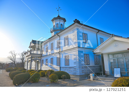 中部地方・松本・国宝旧開智学校校舎と、整備された園内・長野県松本市(5) 127021251