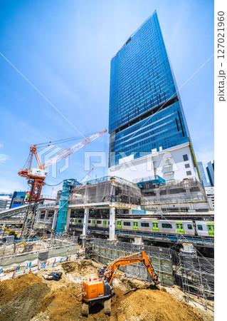日本の東京都市景観 消滅…さよなら渋谷駅西口。中央のビルの解体で、山手線が一望…=令和7年6月7日 日本の東京都市景観 消滅…さよなら渋谷駅西口。中央のビルの解体で、山手線が一望…=令和7年6月7日 127021960