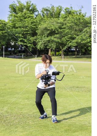 映像クリエイター ジンバルを使った動画撮影 映像クリエイター ジンバルを使った動画撮影 127022861