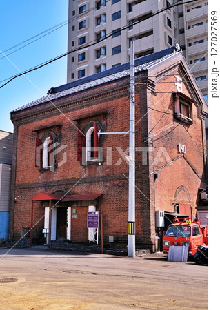 北海道小樽市 旧磯野支店倉庫　(現レストランISO) 127027569