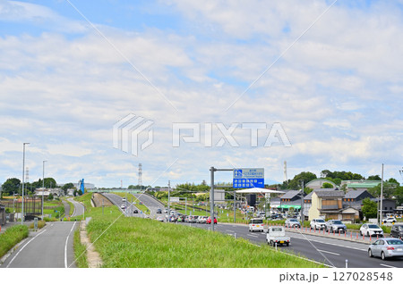 桶川市の風景　上尾道路　国道17号　道の駅　（埼玉県） 127028548