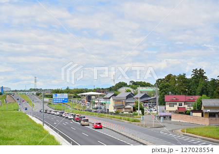 桶川市の風景　上尾道路　国道17号　道の駅　（埼玉県） 127028554