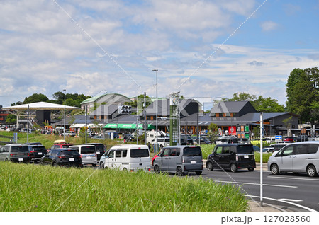 桶川市の風景　上尾道路　国道17号　道の駅　（埼玉県） 127028560