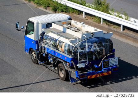 タンクローリー イメージ タンクローリー イメージ 127029732
