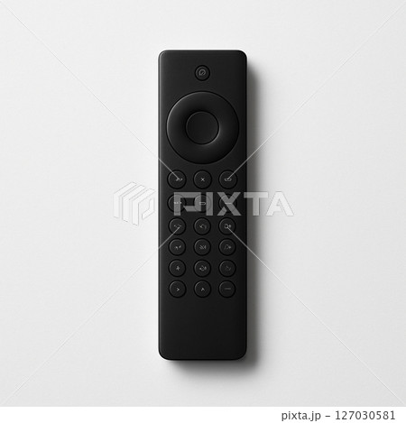 白い背景に置かれたシンプルな黒いテレビリモコン 127030581