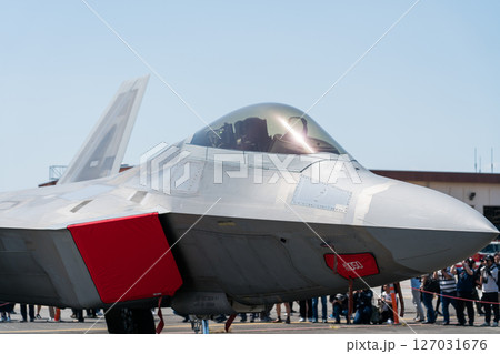 F-22 F-22 127031676