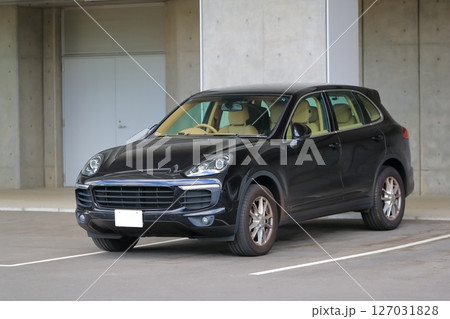 駐車場のスポーツカー イメージ 駐車場のスポーツカー イメージ 127031828