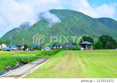 里山の麓の景色　寺尾ふれあい水辺広場　栃木市鍋山町付近 127031872
