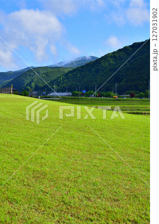 里山の麓の景色 寺尾ふれあい水辺広場 栃木市鍋山町付近 里山の麓の景色 寺尾ふれあい水辺広場 栃木市鍋山町付近 127031902
