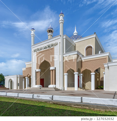 Brunei International Airport Mosque features stunning architecture in Bandar Seri Begawan during a clear day Brunei International Airport Mosque features stunning architecture in Bandar Seri Begawan during a clear day 127032032