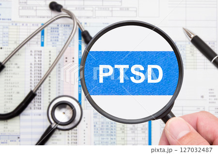 PTSD　医療イメージ 127032487