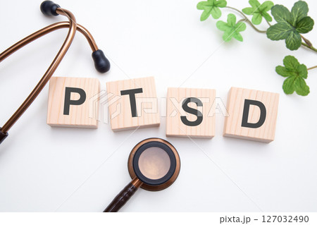 PTSD　医療イメージ 127032490