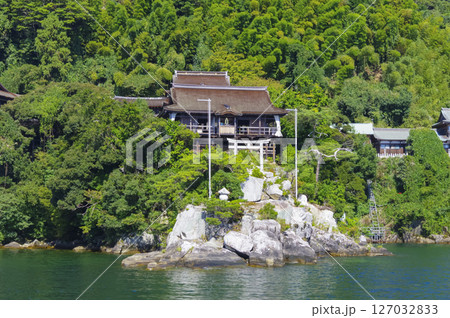 滋賀の絶景スポット 竹生島の風景 127032833