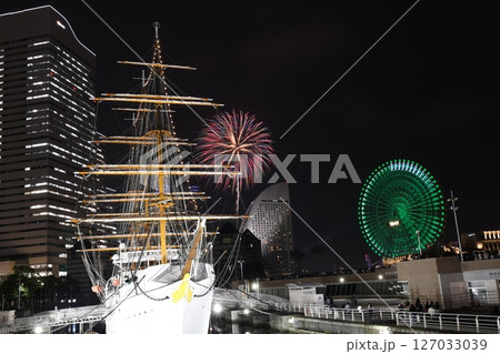 ≪2025年6月2日横浜開港記念日≫みなとみらいの夜景 127033039