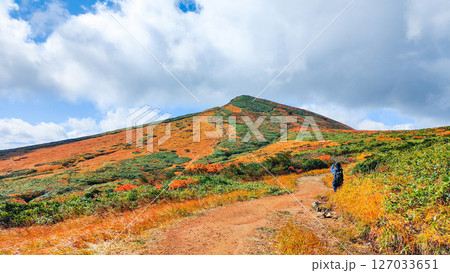 秋の栗駒山登山（東栗駒山～栗駒山） 127033651