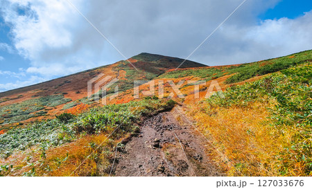 秋の栗駒山登山（東栗駒山～栗駒山） 127033676